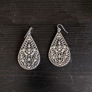 Silver Tone Fashion Earrings ✨
